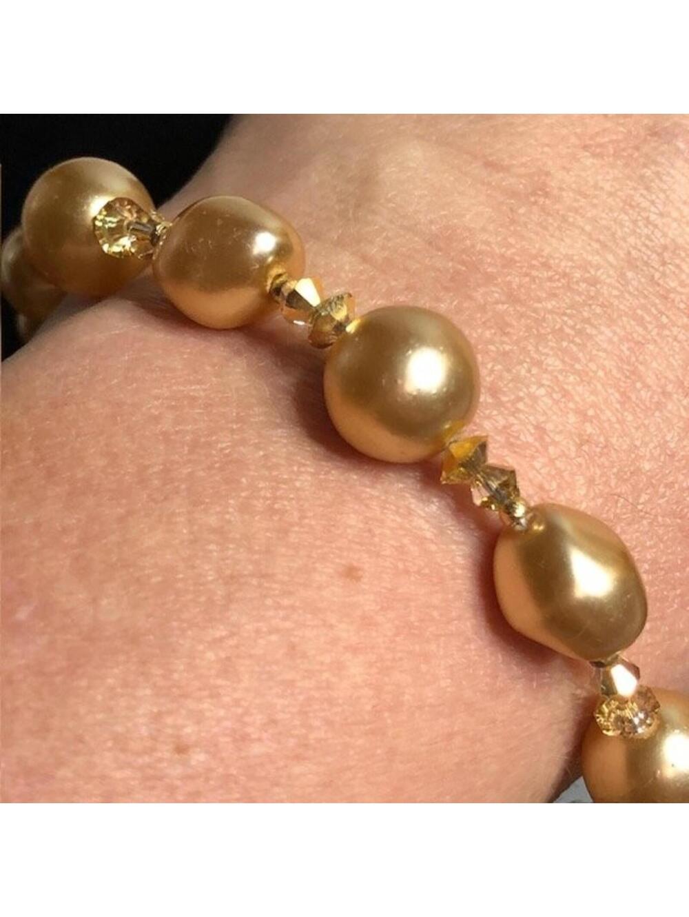 9936 Dabby Reid Gold Tone Faux Pearl Beaded Bracelet Adjustable Length 7-8"